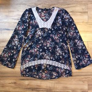 ABOUT A GIRL floral blouse